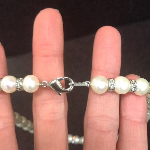 Pearl Necklace - Picture 3 of 5